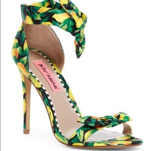 Betsey Johnson Hartley Lemon Ankle Strap Heels 7.5